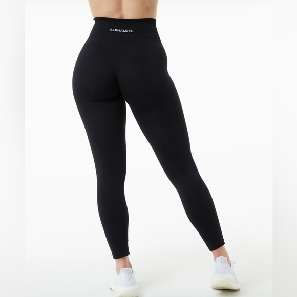 Alphalete Pants - Alphalete black seamless Ozone leggings